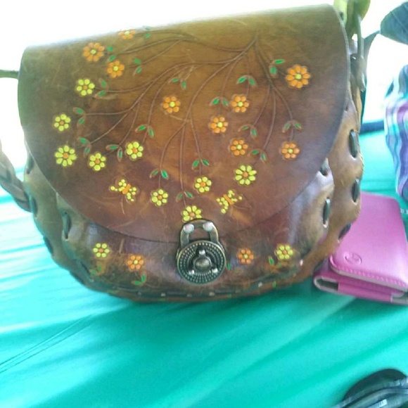 70s vintage tooled leather purse - Picture 3 of 3